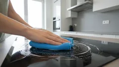 Zašto se rutinsko čišćenje pretvara u borbu protiv ogrebotina na ploči za kuhanje?