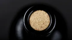 Ovaj trik će vam spasiti dan: kako otvoriti bocu vina bez otvarača za čepove za samo minutu